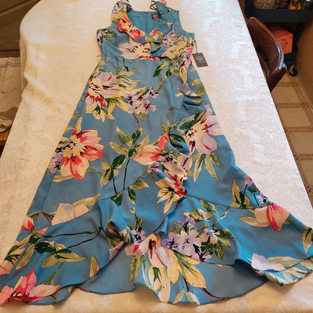 Vince Camuto blue floral faux wrap ruffle dress. Size 8 - Picture 2 of 12